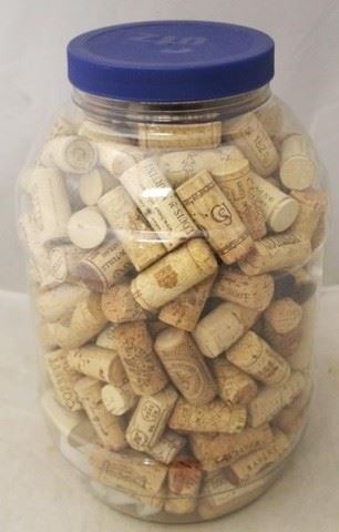 781 - Plastic container full of wine bottle corks
