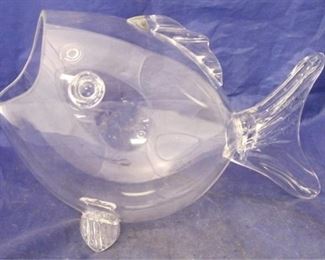 784 - Glass fish shaped bowl 14 x 9
