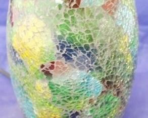 788 - Stained glass lamp 8 1/2" tall
