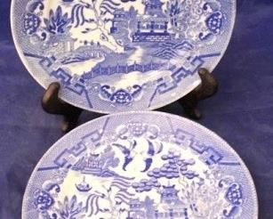 790 - 2 Oriental blue & white plates 7 1/4"
