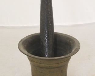 832 - Brass mortar & pestle 4 3/4 x 3 3/4
