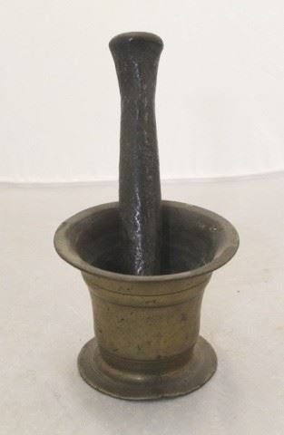 832 - Brass mortar & pestle 4 3/4 x 3 3/4
