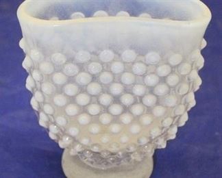 920 - Fenton opalescent Hobnail vase 3 1/2" tall
