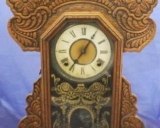 946 - Ingraham vintage carved wood mantle clock 22 x 14 1/2
