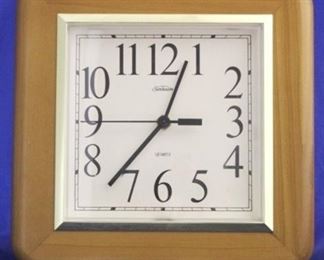 1036 - Sunbeam Quartz clock 11 x 11
