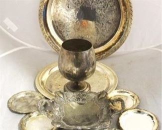 1542 - Assorted silver plate items
