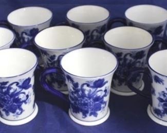 1580 - 10 Blue & white mugs 4 1/2
