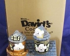 1615 - David's cookies haunted house cookie jar in box 6 1/2
