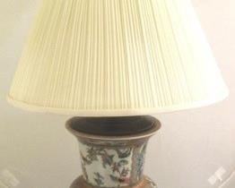 1619 - Oriental table lamp 30 1/2
