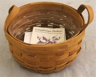 1669 - Longaberger 1993 basket with plastic liner 7 x 3 1/4

