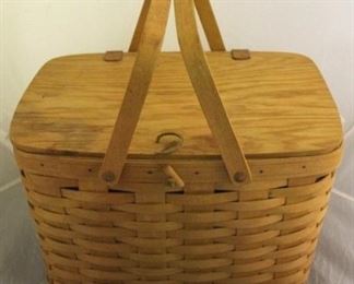 1672 - Longaberger 1996 picnic basket with plastic liner & wood stand 14 x 10 x 11
