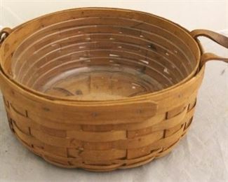 1678 - Longaberger 1987 basket with plastic liner 10 x 4
