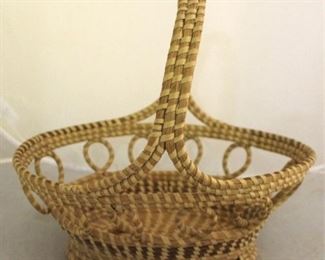1703 - Vintage South Carolina sweetgrass basket 12 x 12 1/2
