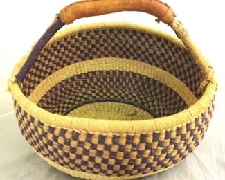 1709 - Vintage sweetgrass basket 15 x 13
