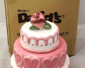 5022 - David's cookies Wedding Cake cookie jar in box 10"
