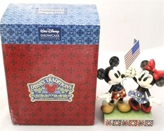5021 - Disney Showcase Collection Mickey & Minnie With box
