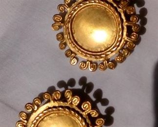 handmade gold earrings from Persia