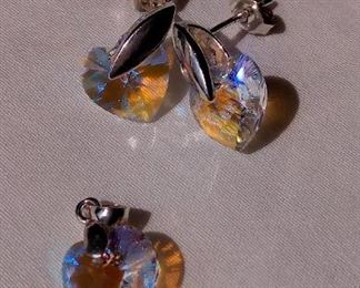 silver and Swarovsky chrystals earrings and pendant