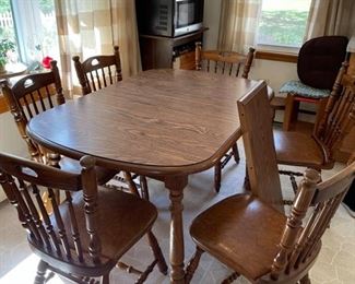 $200 Virginia House Table with extra Leaf and Six Chairs with Cool Vinyl Seats! Sturdy Set!  $200
