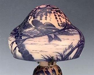 DeVez Scenic Cameo Glass Lamp C.1900 - Lot 124