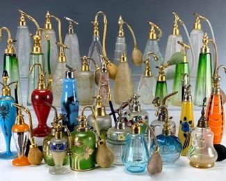 Collection of 34 French Perfume Atomizers C.1920 - Lot 102a