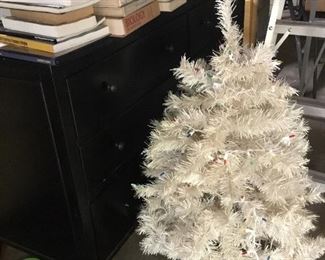Books, dresser, tree
