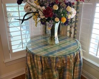 Accent Table, Floral Accents