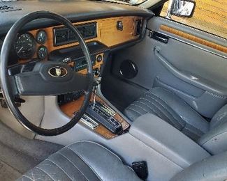 1986 Jaguar XJ6 4-Door Sedan Interior