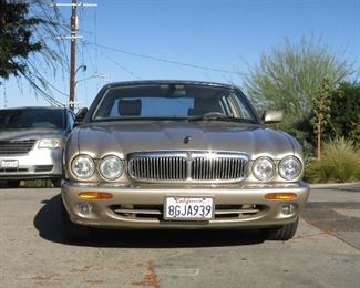2000 Jaguar XJ8 4-Door Sedan with 87,312 miles