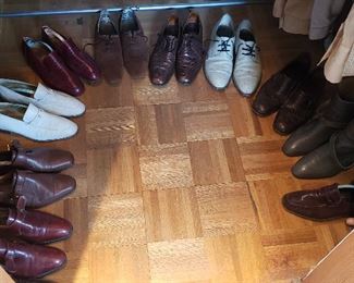 Cool Retro Men's Shoes - size 5 1/5.  Great for ladies!