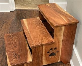 Cedar Live Edge Pet Stairs! These are fabulous!
