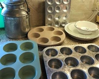 Nice Muffin Tins of all kinds.  Such a nice kitchen