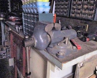 THE FOLLOWING PICTURES WILL GIVE YOU AN IDEA OF HOW MANY, MANY TOOL ITEMS ARE FOR SALE