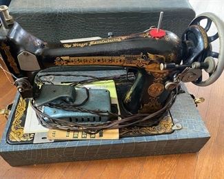 Early 1900's Singer Sewing Machine