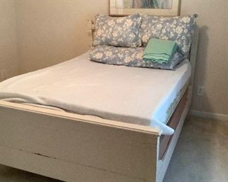 White Painted Full Bed