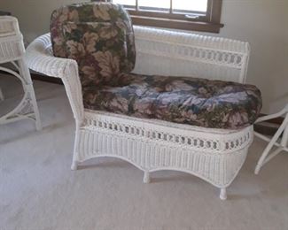 Chaise  lounge chair, in wicker white