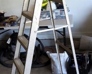 White Metal 5' Aluminum Folding Step Ladder