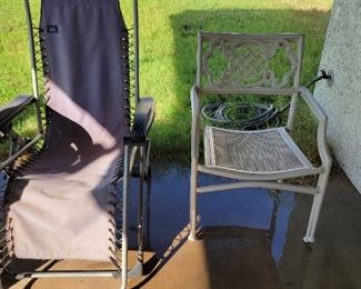zero gravity lounger; 2 patio chairs
