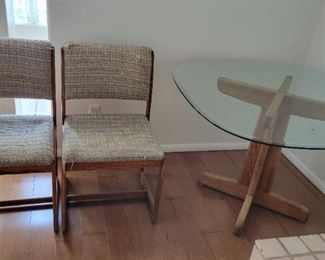 glass table w/ 2 chairs