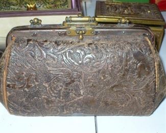 OLD LEATHER BAG