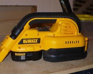 DEWALT SHOP VAC