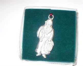 LOGANBERGER  SANTA   NECKLACE