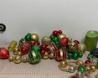 Battery Operated Light Up Holiday Christmas Bulb Garland