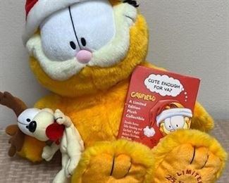 Limited Edition Garfield Plush Holiday Christmas Stuffed Animal