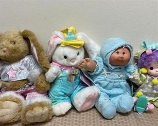 Mixed Lot of 4 Stuffed Plush Animals Dolls