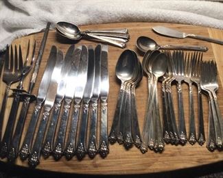 royal crest sterling castle rose 45pcs (approx 40 troy oz)