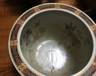 Large decorative pot/planter with stand 
