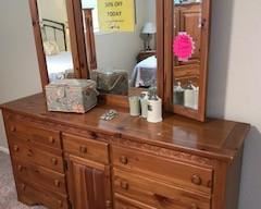 Maplewood Ladies Tri Mirror dresser
