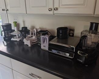Various Kitchen Appliances