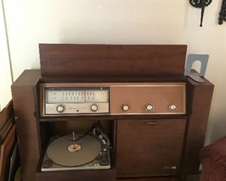 Vintage working Zenith  Radio Stero Cabinet